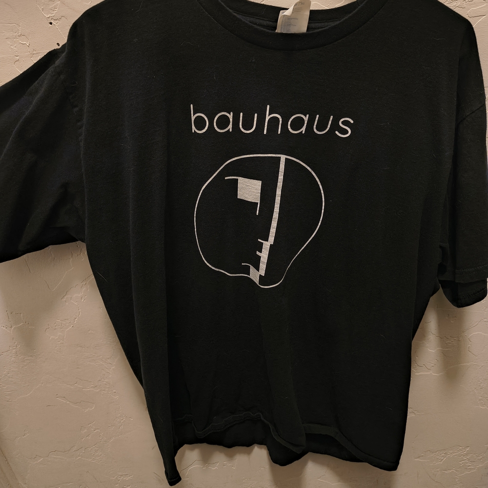 Black Short Sleeve Tee